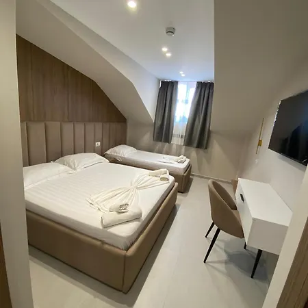 Velmar Hotel