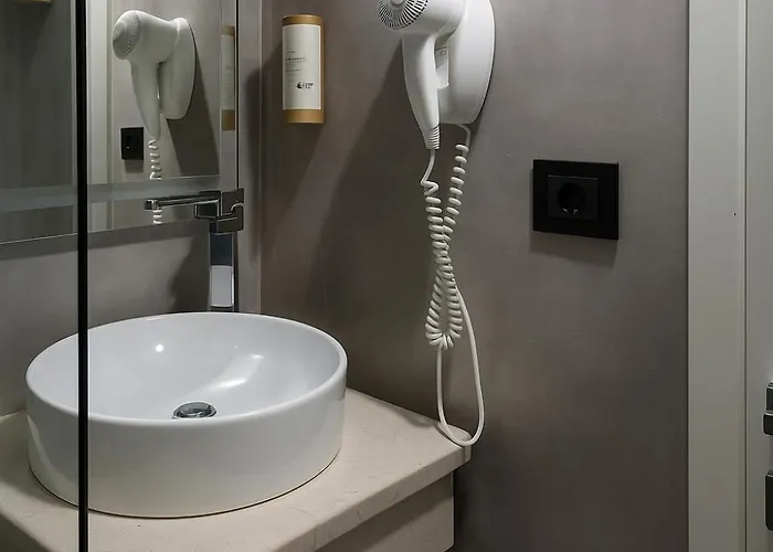 Velmar Golem (Tirana)